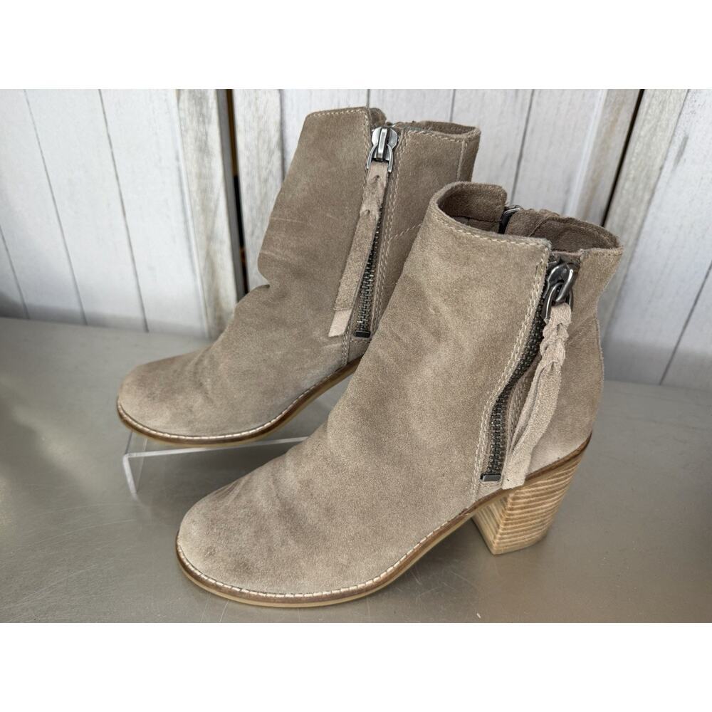 Dolce Vita Sutton Tan Suede Leather Ankle Boots Double Zip Stacked Heel 7.5